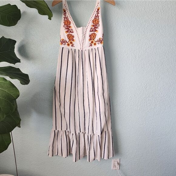 MelloDay dress embroidery smocking back sleeveless summer bohemian coastal chic - Picture 2 of 12